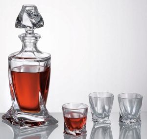 комплект 6 чаши за шот 55 мл и декантер Quadro