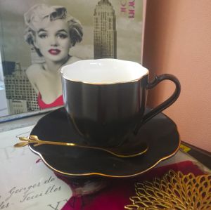 чаша, чинийка, лъжичка CURLY WHITE & BLACK