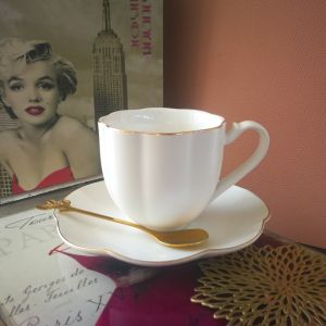 чаша, чинийка, лъжичка CURLY WHITE & BLACK