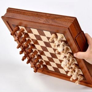комплект луксозен шах с чекмедже и магнитни фигури MORELLO