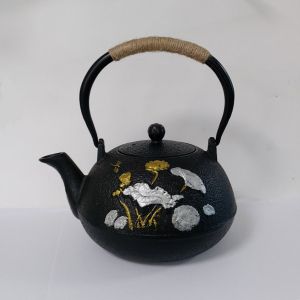 Чугунен чайник с цедка Flower 1.2 л