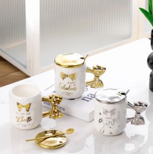 мъг с капак и лъжица GOLD & SILVER RIBBON