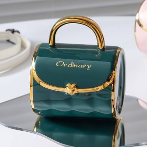 мъг с капак и лъжичка CHARMING