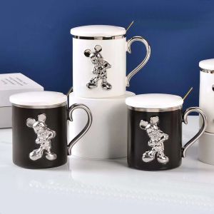 мъг с капак и лъжица MICKEY SILVER & GOLD