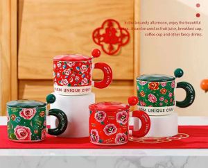 мъг с капак и лъжичка ROSES