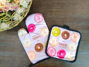 кухненска ръкавица с ръкохватка декор понички