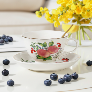 чаша 250 мл, чинийка, лъжичка Ябълки - порцелан