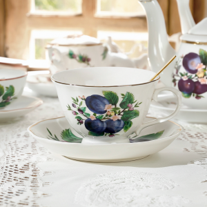 чаша 250 мл, чинийка, лъжичка Сливи - порцелан