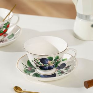 чаша 250 мл, чинийка, лъжичка Сливи - порцелан