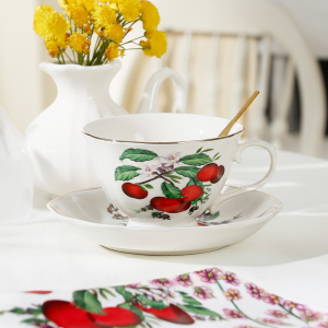 чаша 250 мл, чинийка, лъжичка Череши - порцелан