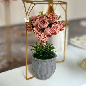 винтидж саксия с букет оранжеви цветя 70% коприна, 30% полиестер