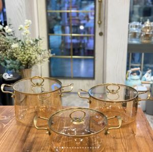 кехлибарена стъклена тенджера 2,5 л със златни дръжки