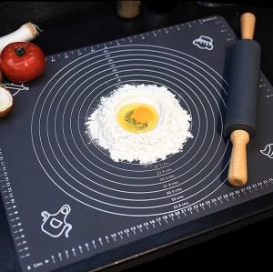 подложка за месене, точене и печене 65 х 45 см Black