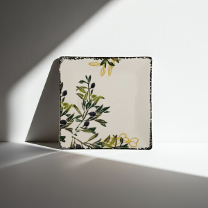 квадратна Керамична Чиния за Десерт с Маслини и Цитрусов Акцент 18.5 см