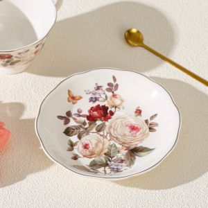 „Порцеланова чаша Morello с флорален принт на рози и чинийка“