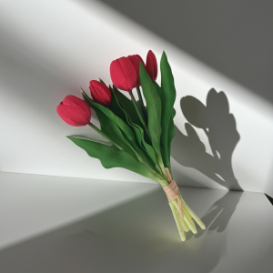 Декоративен букет от 5 червени лалета Morello – нежно усещане, 31 см