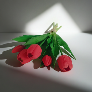 Декоративен букет от 5 червени лалета Morello – нежно усещане, 31 см