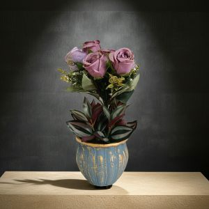 винтидж саксия с букет лилави рози 70% коприна, 30% полиестер