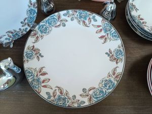 чиния за основни ястия Morello Vintage Roses - 27 см, порцелан