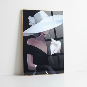 Луксозно пано Moreлно с акрилно стъкло и изискана дама с бяла шапка, златна алуминиева рамка, 40х60 см от вносител liv.bg