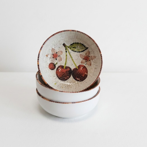 Керамична купа Morello Cherry Mosaic 15.5х6 см с плодов принт и мозаечен кант от онлайн магазин liv.bg