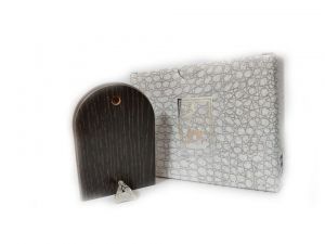 Икона 13.5 х 10 Богородица и Младенеца със сребърно покритие 