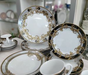 сервиз за хранене 19 ч. Black & Gold Versace