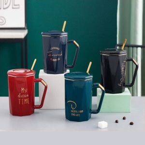 чаша с капак и лъжица GREEN, BLACK, BLUE, RED