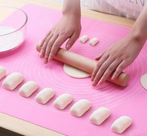 подложка за месене, точене и печене 65 х 45 см LIGHT PINK